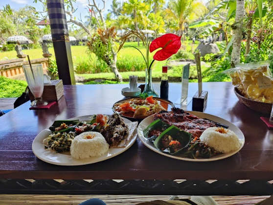 Rekomendasi Kuliner Halal dan Lezat untuk Para Traveler Muslim